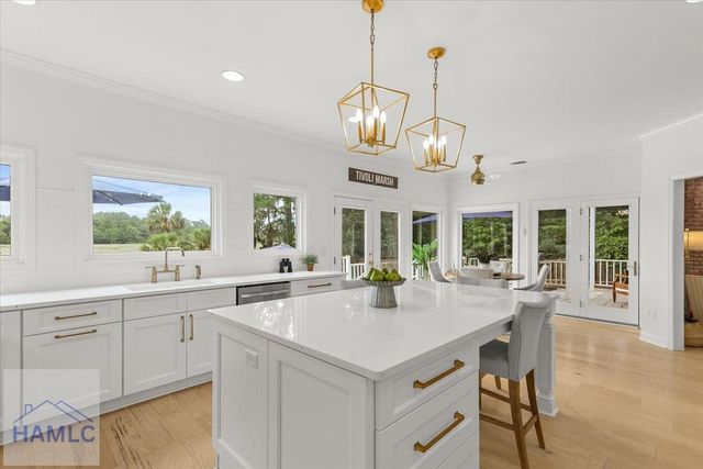 154 Sayle Lane, Richmond Hill, GA 31324