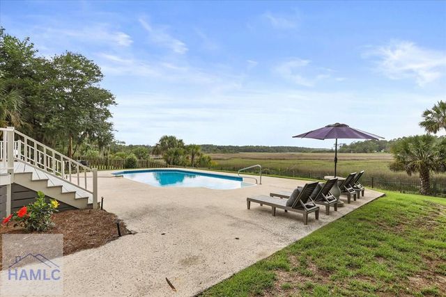 154 Sayle Lane, Richmond Hill, GA 31324