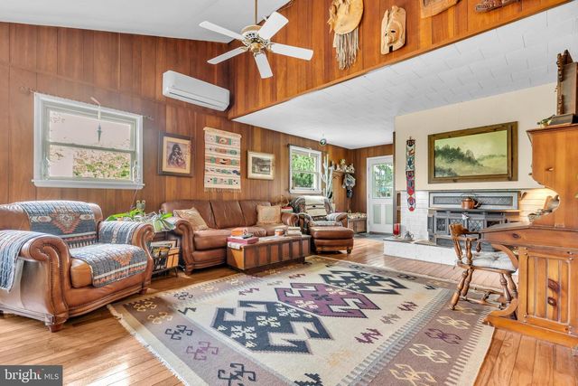 19 W ILLINOIS AVE, Absecon, NJ 08201