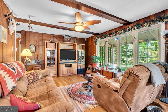 19 W ILLINOIS AVE, Absecon, NJ 08201