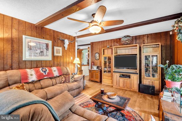 19 W ILLINOIS AVE, Absecon, NJ 08201