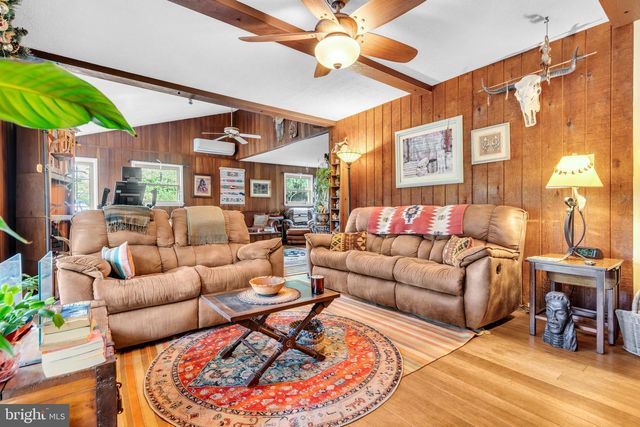 19 W ILLINOIS AVE, Absecon, NJ 08201