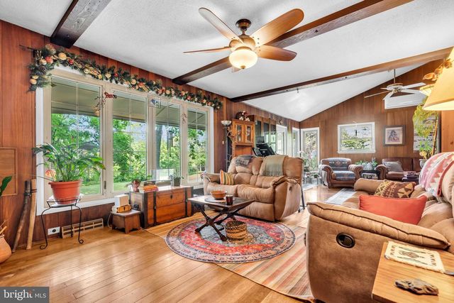 19 W ILLINOIS AVE, Absecon, NJ 08201