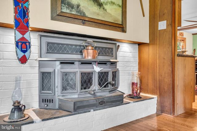 19 W ILLINOIS AVE, Absecon, NJ 08201