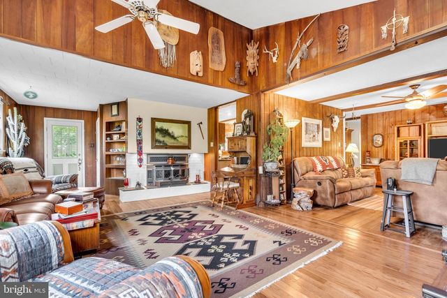 19 W ILLINOIS AVE, Absecon, NJ 08201