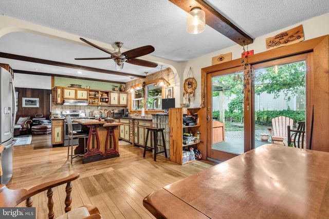 19 W ILLINOIS AVE, Absecon, NJ 08201