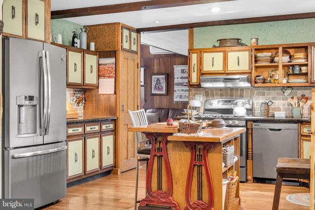 19 W ILLINOIS AVE, Absecon, NJ 08201