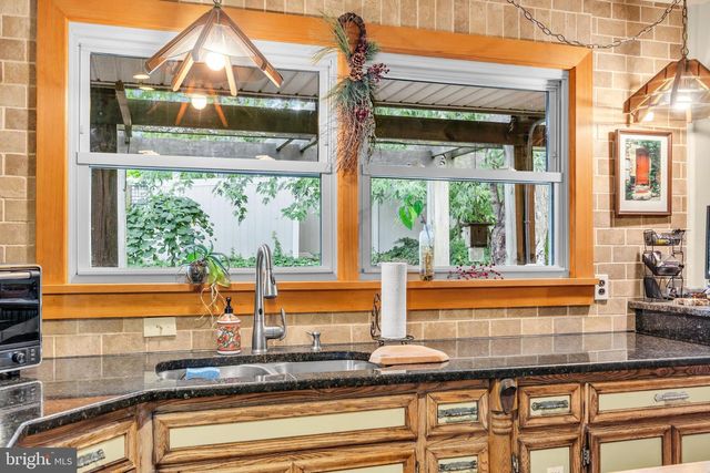 19 W ILLINOIS AVE, Absecon, NJ 08201