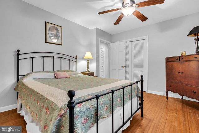 19 W ILLINOIS AVE, Absecon, NJ 08201