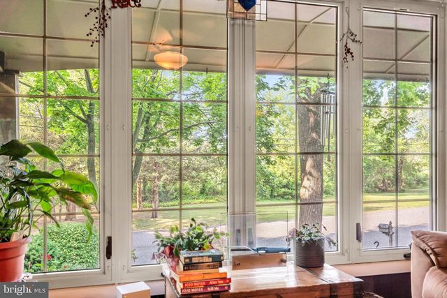 19 W ILLINOIS AVE, Absecon, NJ 08201