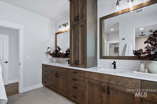 12277 W Cobalt Lake Dr, Star, ID 83669