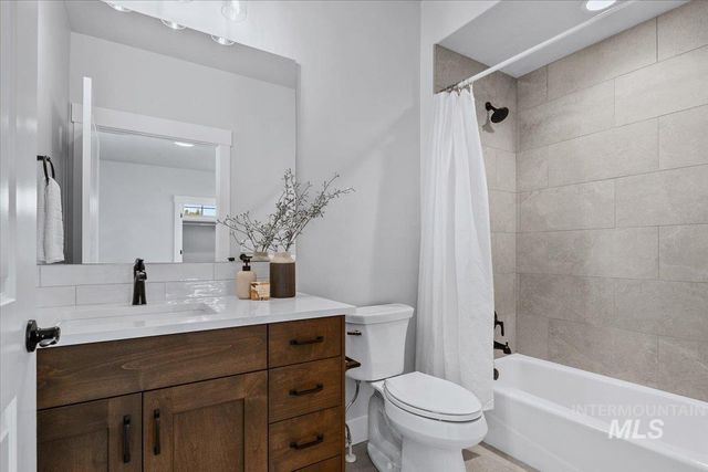 12277 W Cobalt Lake Dr, Star, ID 83669