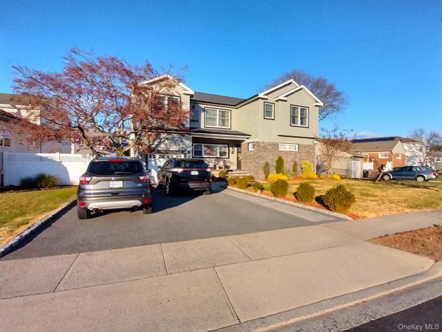 166 Daniel Road N, Massapequa, NY 11758
