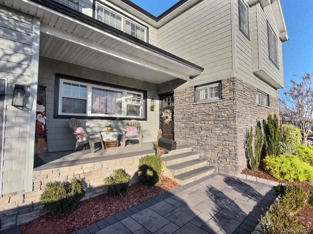 166 Daniel Road N, Massapequa, NY 11758