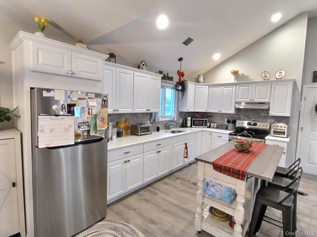 166 Daniel Road N, Massapequa, NY 11758