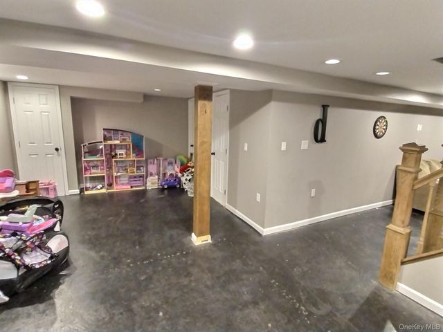 166 Daniel Road N, Massapequa, NY 11758