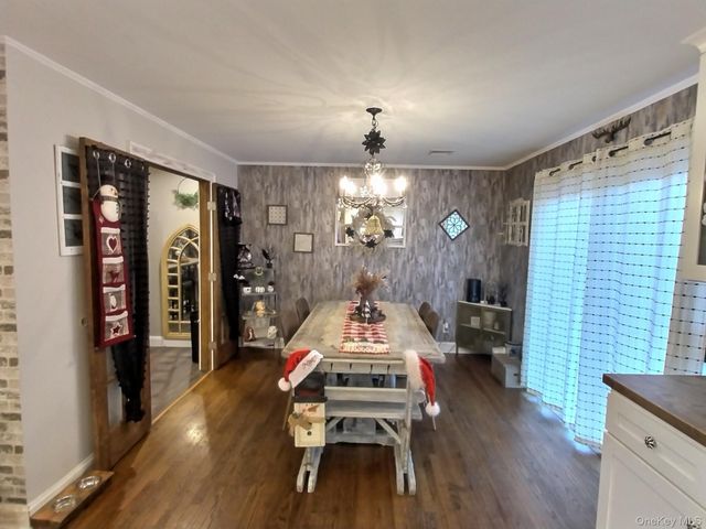 166 Daniel Road N, Massapequa, NY 11758