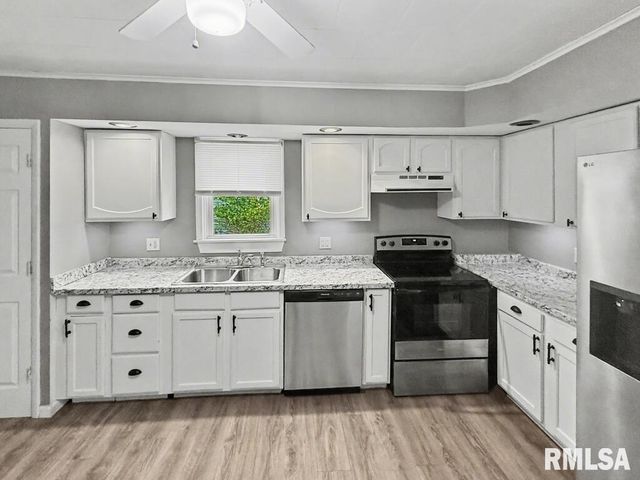 501 S 7TH Street, Herrin, IL 62948