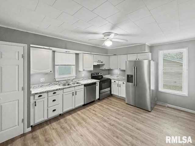 501 S 7TH Street, Herrin, IL 62948