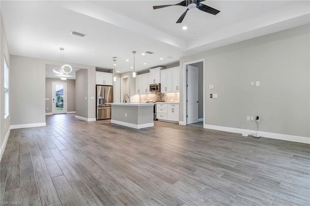 4652 Centaurus CIR, Naples, FL 34120