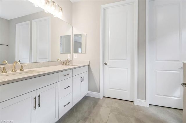 4652 Centaurus CIR, Naples, FL 34120