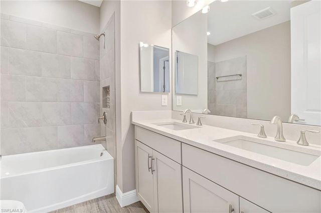 4652 Centaurus CIR, Naples, FL 34120