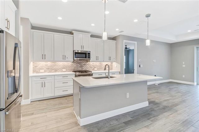 4652 Centaurus CIR, Naples, FL 34120