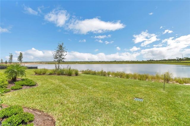 4652 Centaurus CIR, Naples, FL 34120