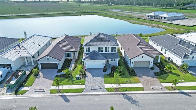 4652 Centaurus CIR, Naples, FL 34120