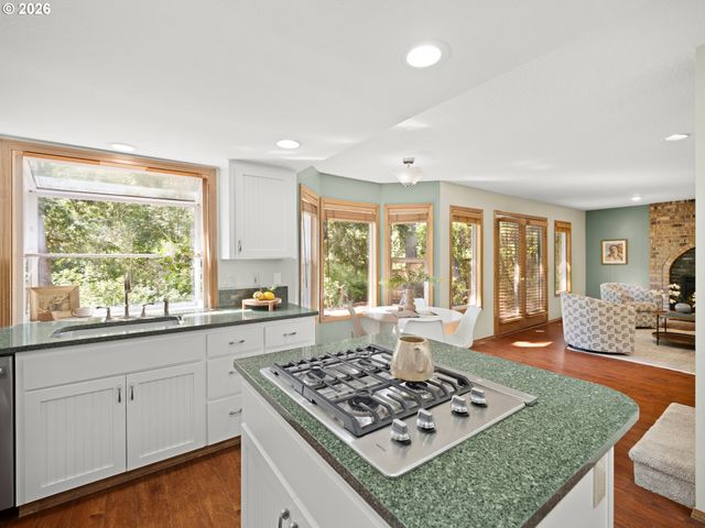 1180 Nw WEYBRIDGE Way, Beaverton, OR 97006