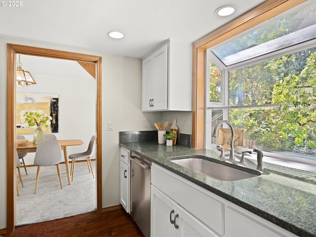 1180 Nw WEYBRIDGE Way, Beaverton, OR 97006