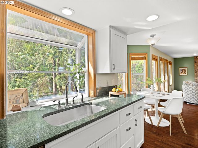 1180 Nw WEYBRIDGE Way, Beaverton, OR 97006