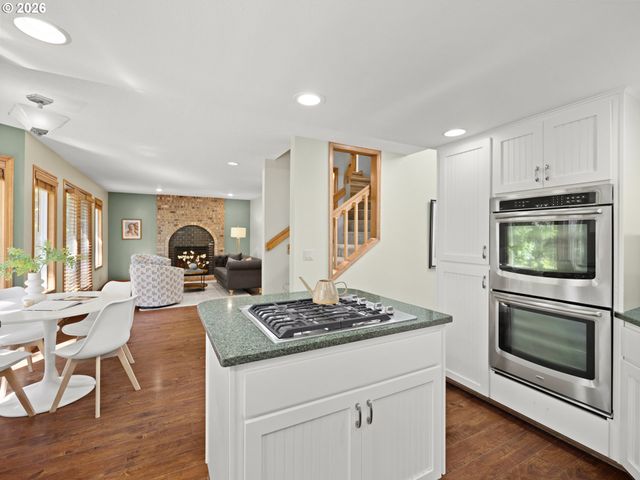 1180 Nw WEYBRIDGE Way, Beaverton, OR 97006