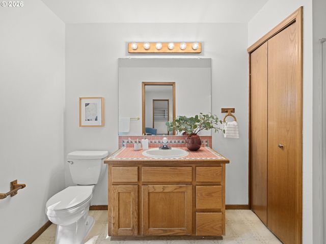 1180 Nw WEYBRIDGE Way, Beaverton, OR 97006