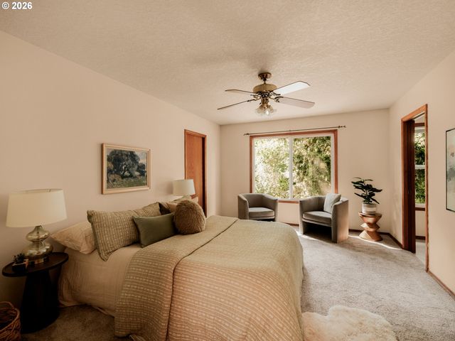 1180 Nw WEYBRIDGE Way, Beaverton, OR 97006