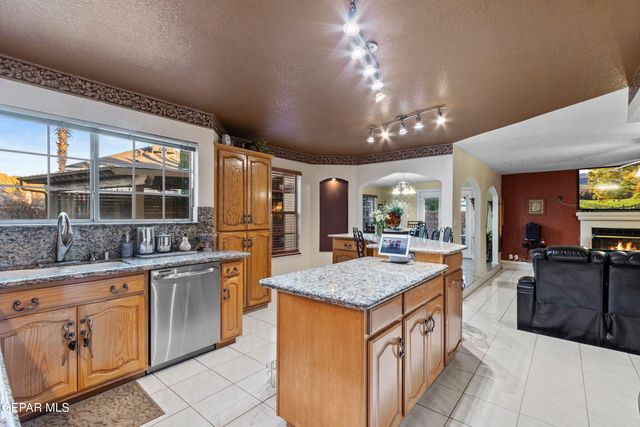 1984 Paseo Granada Ln Lane, El Paso, TX 79936