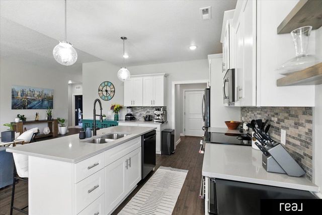 5221 Carriage Road, Council Bluffs, IA 51501