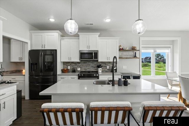 5221 Carriage Road, Council Bluffs, IA 51501