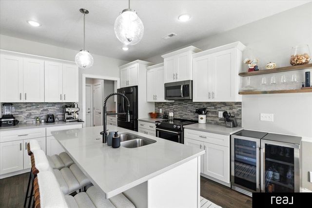 5221 Carriage Road, Council Bluffs, IA 51501
