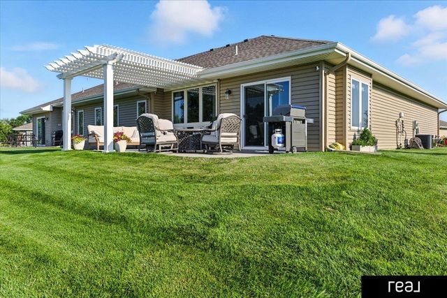 5221 Carriage Road, Council Bluffs, IA 51501
