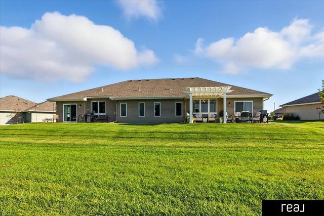 5221 Carriage Road, Council Bluffs, IA 51501
