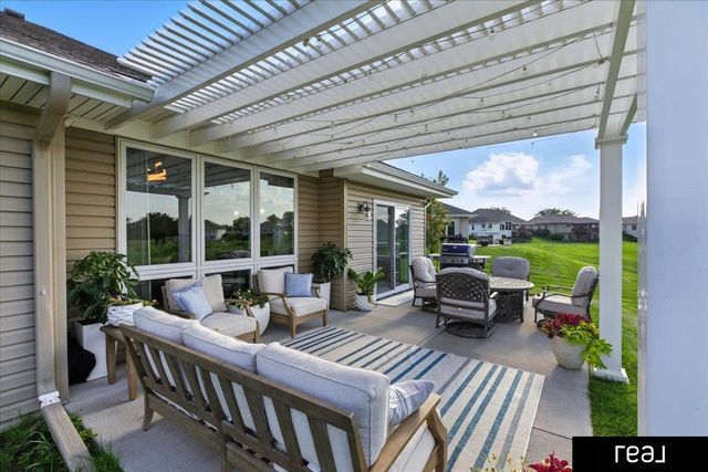 5221 Carriage Road, Council Bluffs, IA 51501