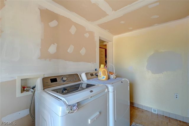 10921 Shirley LN, North Fort Myers, FL 33917