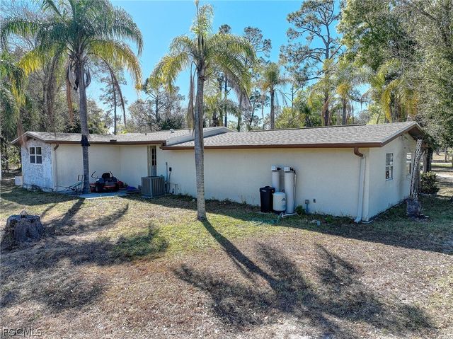 10921 Shirley LN, North Fort Myers, FL 33917