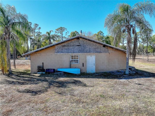 10921 Shirley LN, North Fort Myers, FL 33917