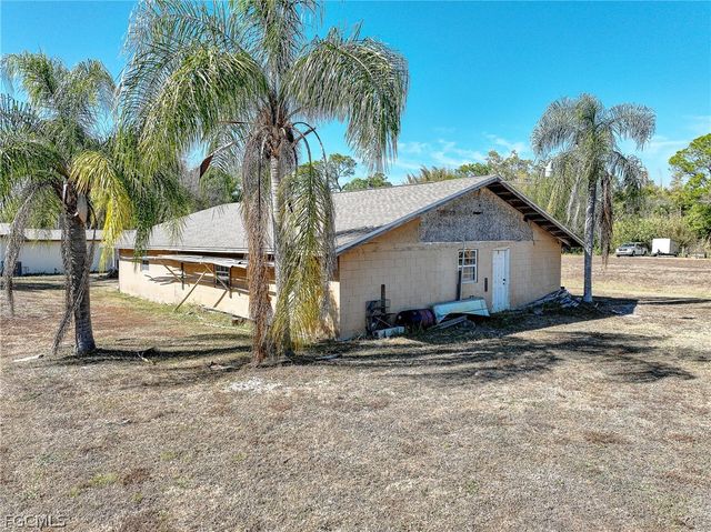 10921 Shirley LN, North Fort Myers, FL 33917