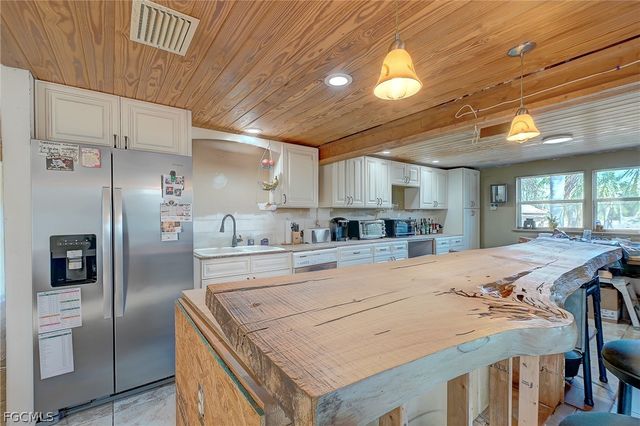 10921 Shirley LN, North Fort Myers, FL 33917