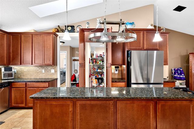 16362 SE 81ST TERRACE, Summerfield, FL 34491