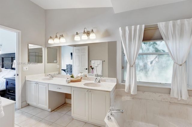 3833 Cypress Lake Dr, Lake Worth, FL 33467