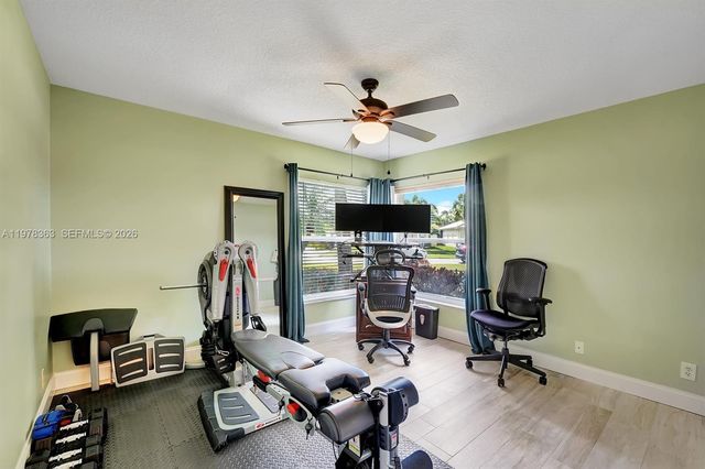 3833 Cypress Lake Dr, Lake Worth, FL 33467